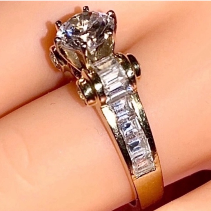 The Paris Scrolls Ring Pure Solid 14kt Yg Cz Grade Fl Pure Gold Solid Setting 500$